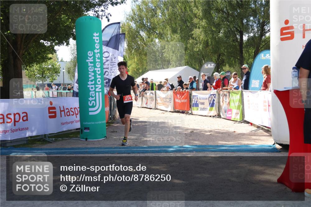 07.09.2025 - 19. Norderstedt Triathlon Zöllner http://msf.ph/oto/8786250 07.09.2025 13:24:19 Ziel  meine-sportfotos.de