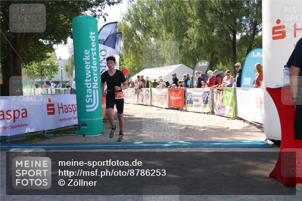 07.09.2025 - 19. Norderstedt Triathlon Zöllner http://msf.ph/oto/8786253 07.09.2025 13:24:19 Ziel  meine-sportfotos.de
