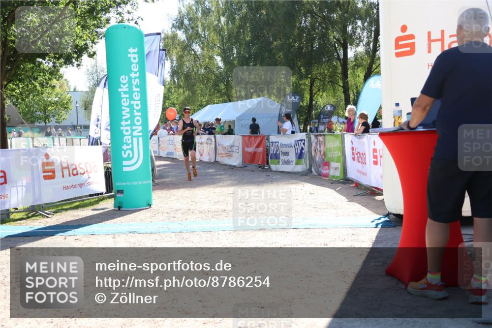 07.09.2025 - 19. Norderstedt Triathlon Zöllner http://msf.ph/oto/8786254 07.09.2025 15:39:33 Ziel 995 meine-sportfotos.de