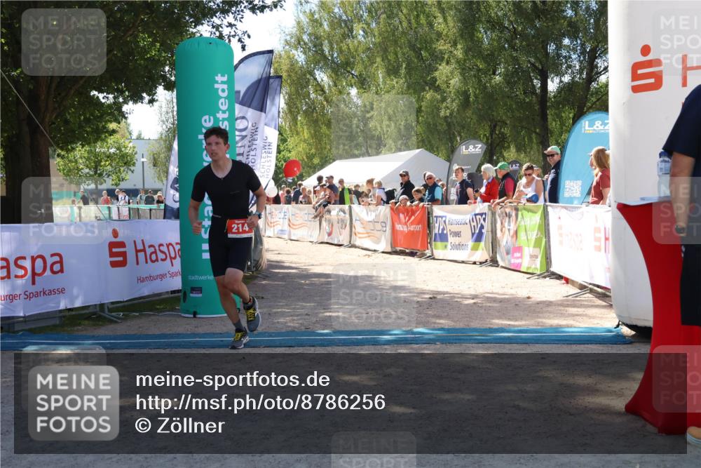 07.09.2025 - 19. Norderstedt Triathlon Zöllner http://msf.ph/oto/8786256 07.09.2025 13:24:19 Ziel  meine-sportfotos.de