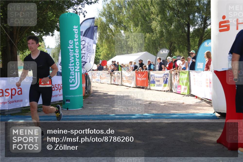 07.09.2025 - 19. Norderstedt Triathlon Zöllner http://msf.ph/oto/8786260 07.09.2025 13:24:20 Ziel  meine-sportfotos.de