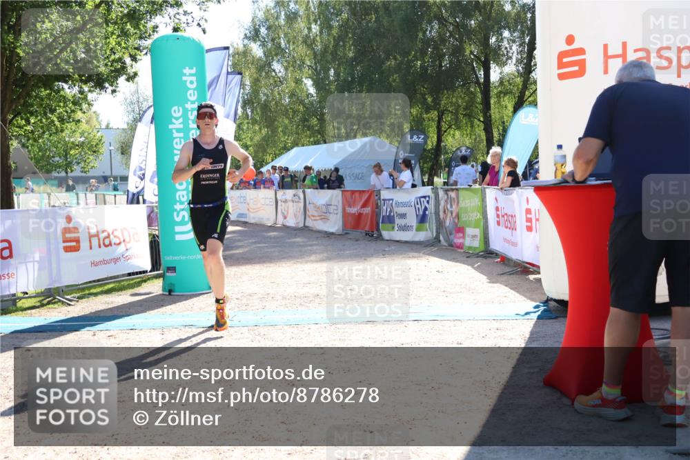 07.09.2025 - 19. Norderstedt Triathlon Zöllner http://msf.ph/oto/8786278 07.09.2025 15:39:35 Ziel 995 meine-sportfotos.de