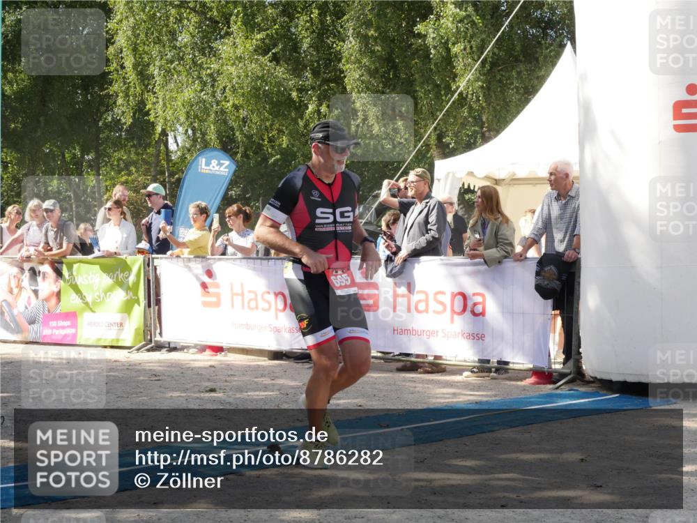 07.09.2025 - 19. Norderstedt Triathlon Zöllner http://msf.ph/oto/8786282 07.09.2025 13:00:47 Ziel 695, 1247 meine-sportfotos.de