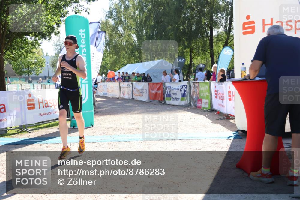 07.09.2025 - 19. Norderstedt Triathlon Zöllner http://msf.ph/oto/8786283 07.09.2025 15:39:35 Ziel 995 meine-sportfotos.de