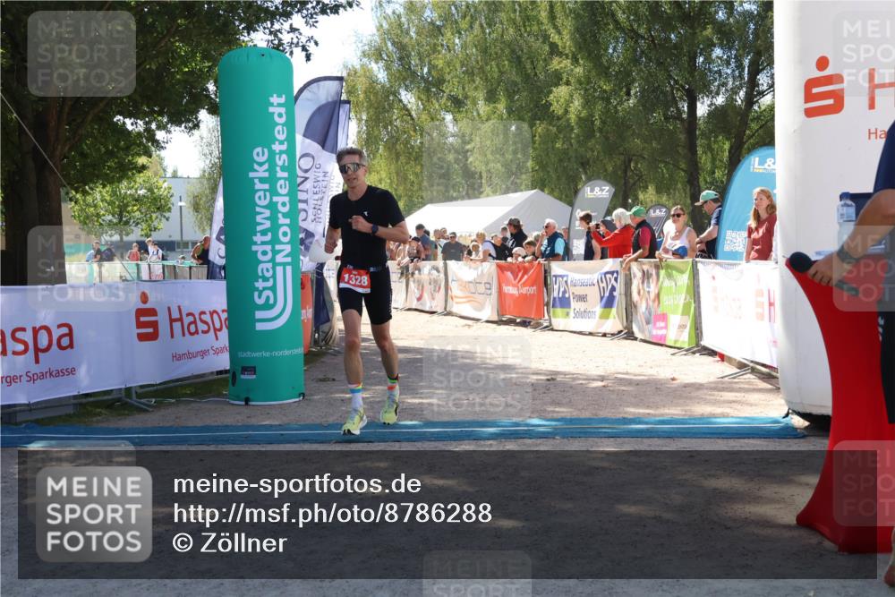 07.09.2025 - 19. Norderstedt Triathlon Zöllner http://msf.ph/oto/8786288 07.09.2025 13:24:48 Ziel 1328 meine-sportfotos.de