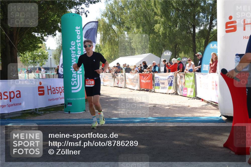 07.09.2025 - 19. Norderstedt Triathlon Zöllner http://msf.ph/oto/8786289 07.09.2025 13:24:48 Ziel 1328 meine-sportfotos.de