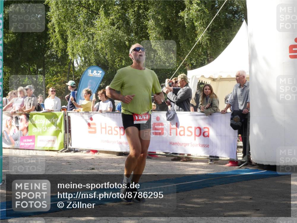 07.09.2025 - 19. Norderstedt Triathlon Zöllner http://msf.ph/oto/8786295 07.09.2025 13:00:49 Ziel 695, 1247 meine-sportfotos.de