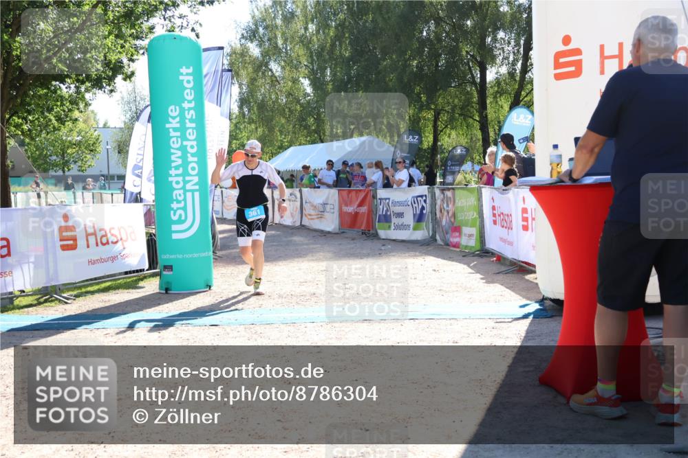 07.09.2025 - 19. Norderstedt Triathlon Zöllner http://msf.ph/oto/8786304 07.09.2025 15:39:40 Ziel 361, 995 meine-sportfotos.de