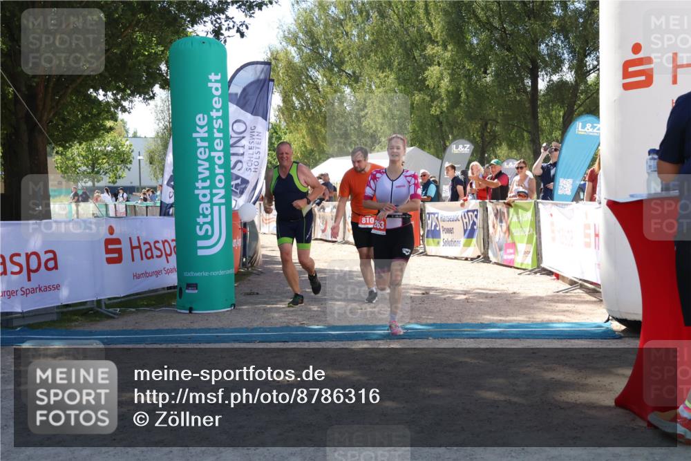 07.09.2025 - 19. Norderstedt Triathlon Zöllner http://msf.ph/oto/8786316 07.09.2025 13:24:58 Ziel 725, 810, 1263 meine-sportfotos.de