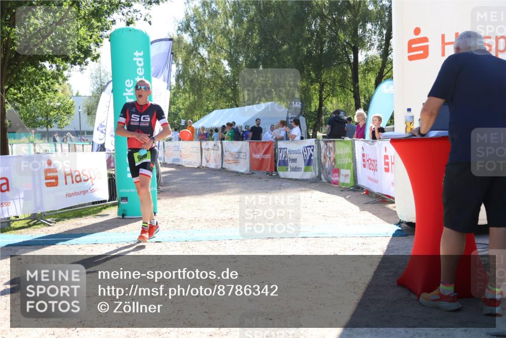 07.09.2025 - 19. Norderstedt Triathlon Zöllner http://msf.ph/oto/8786342 07.09.2025 15:39:59 Ziel 986, 1465 meine-sportfotos.de