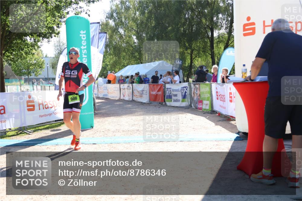 07.09.2025 - 19. Norderstedt Triathlon Zöllner http://msf.ph/oto/8786346 07.09.2025 15:39:59 Ziel 986, 1465 meine-sportfotos.de