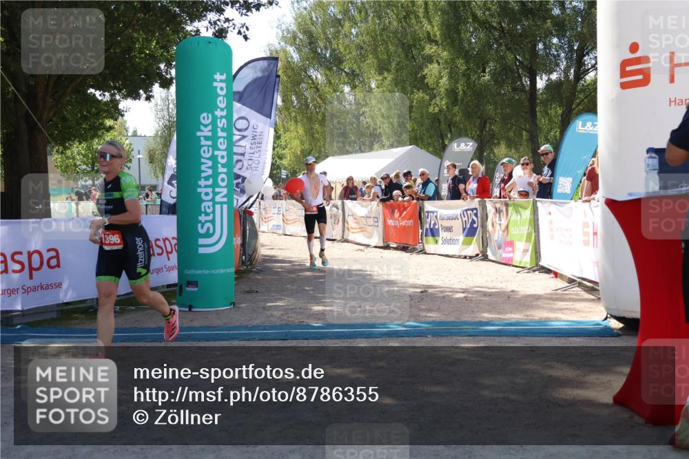 07.09.2025 - 19. Norderstedt Triathlon Zöllner http://msf.ph/oto/8786355 07.09.2025 13:25:13 Ziel 1366, 1396 meine-sportfotos.de