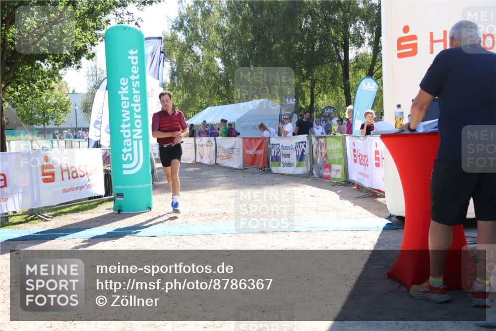07.09.2025 - 19. Norderstedt Triathlon Zöllner http://msf.ph/oto/8786367 07.09.2025 15:40:03 Ziel 986, 1465 meine-sportfotos.de
