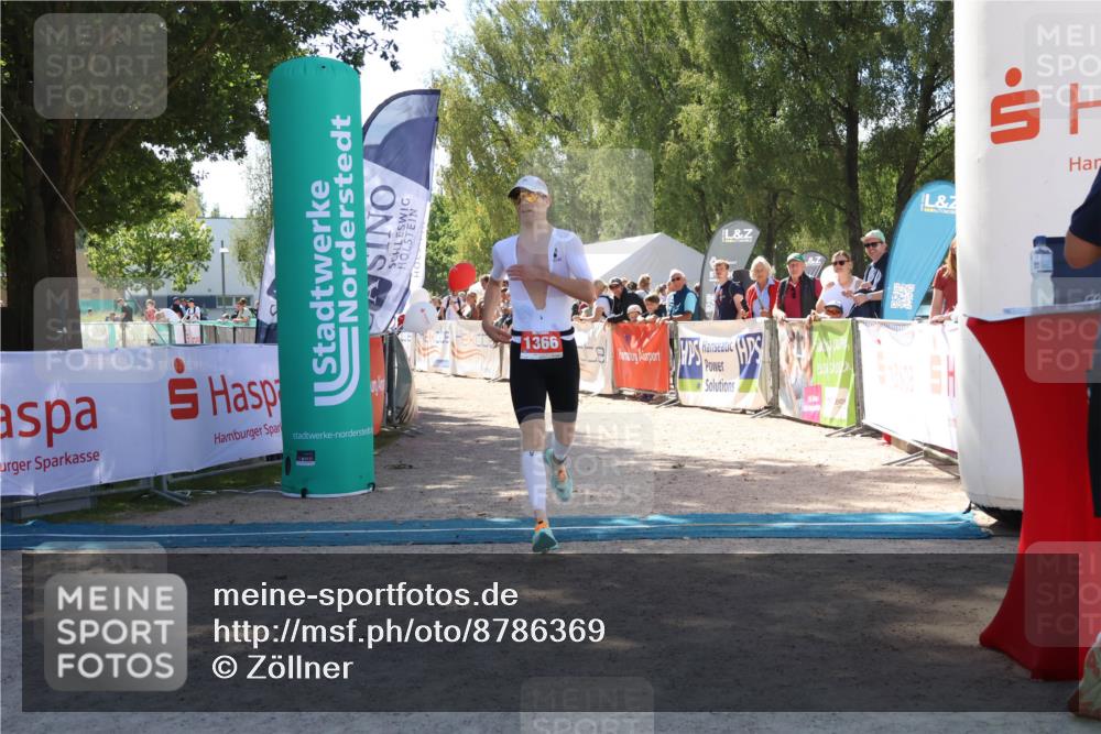 07.09.2025 - 19. Norderstedt Triathlon Zöllner http://msf.ph/oto/8786369 07.09.2025 13:25:15 Ziel 1366, 1396 meine-sportfotos.de