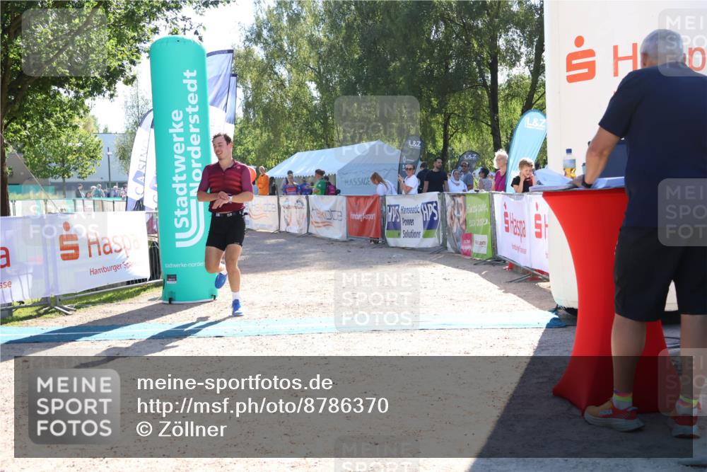07.09.2025 - 19. Norderstedt Triathlon Zöllner http://msf.ph/oto/8786370 07.09.2025 15:40:03 Ziel 986, 1465 meine-sportfotos.de
