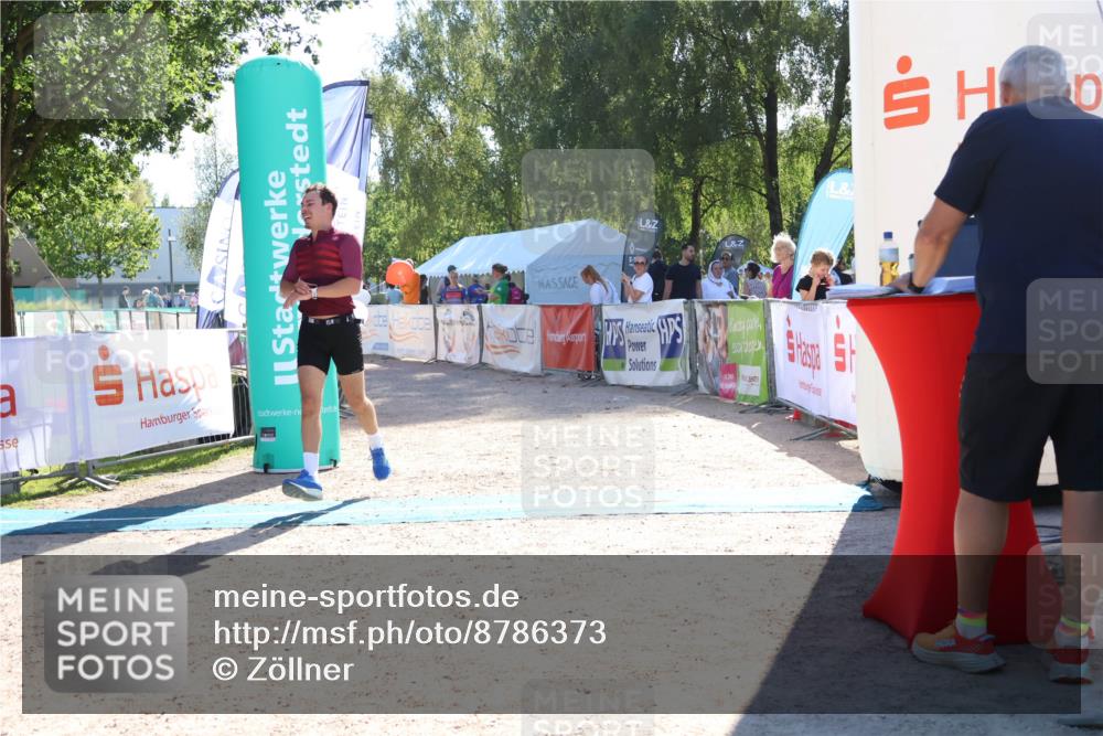 07.09.2025 - 19. Norderstedt Triathlon Zöllner http://msf.ph/oto/8786373 07.09.2025 15:40:03 Ziel 986, 1465 meine-sportfotos.de