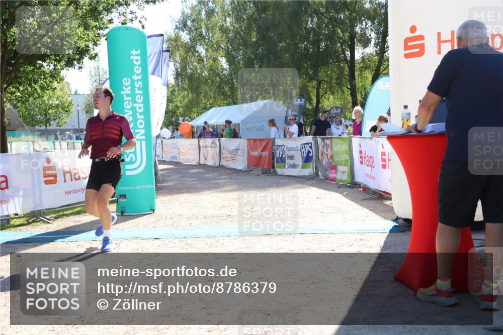 07.09.2025 - 19. Norderstedt Triathlon Zöllner http://msf.ph/oto/8786379 07.09.2025 15:40:04 Ziel 986, 1465 meine-sportfotos.de