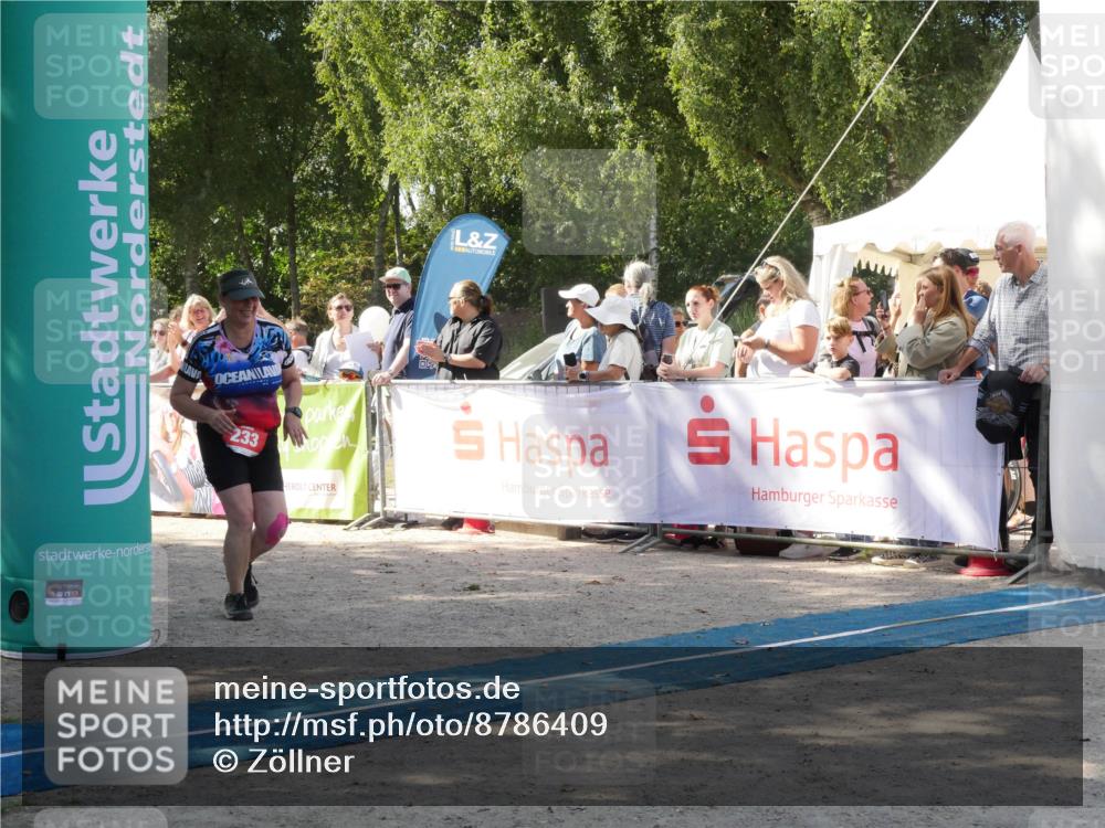 07.09.2025 - 19. Norderstedt Triathlon Zöllner http://msf.ph/oto/8786409 07.09.2025 13:03:42 Ziel 233, 1251 meine-sportfotos.de