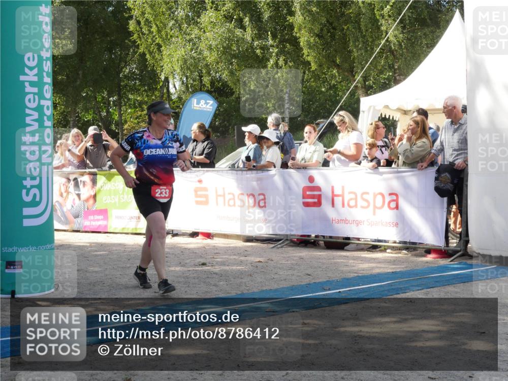 07.09.2025 - 19. Norderstedt Triathlon Zöllner http://msf.ph/oto/8786412 07.09.2025 13:03:43 Ziel 233, 1251 meine-sportfotos.de