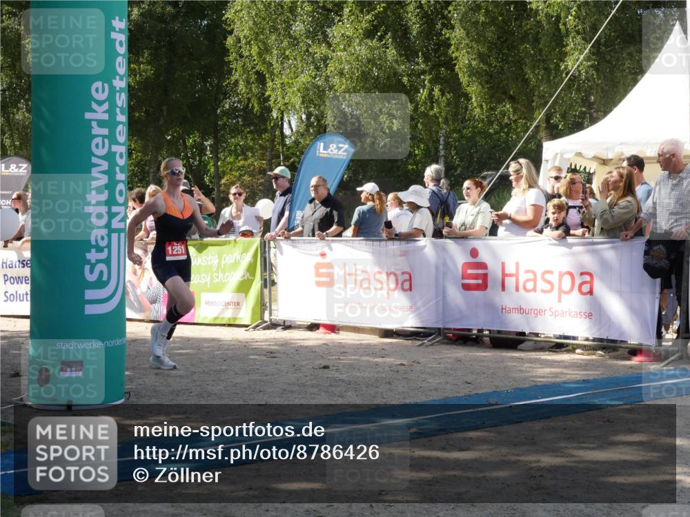 07.09.2025 - 19. Norderstedt Triathlon Zöllner http://msf.ph/oto/8786426 07.09.2025 13:03:46 Ziel 233, 721, 1251 meine-sportfotos.de