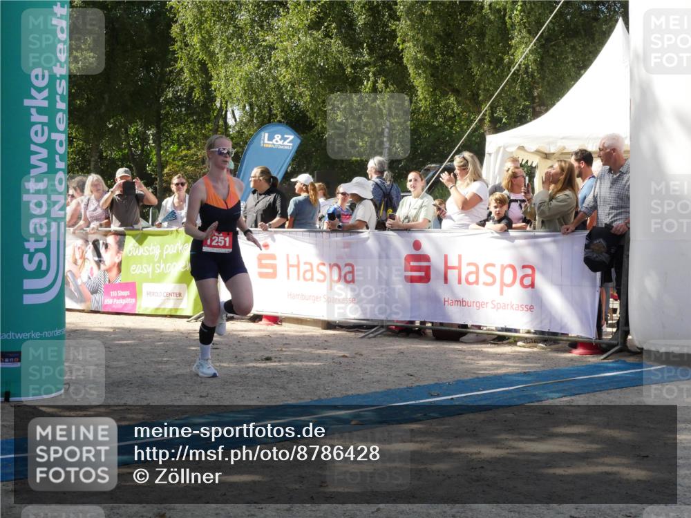 07.09.2025 - 19. Norderstedt Triathlon Zöllner http://msf.ph/oto/8786428 07.09.2025 13:03:47 Ziel 233, 721, 1251 meine-sportfotos.de