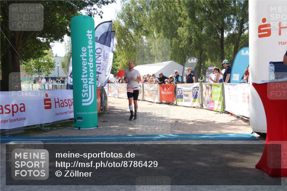 07.09.2025 - 19. Norderstedt Triathlon Zöllner http://msf.ph/oto/8786429 07.09.2025 13:25:35 Ziel 813, 1230 meine-sportfotos.de