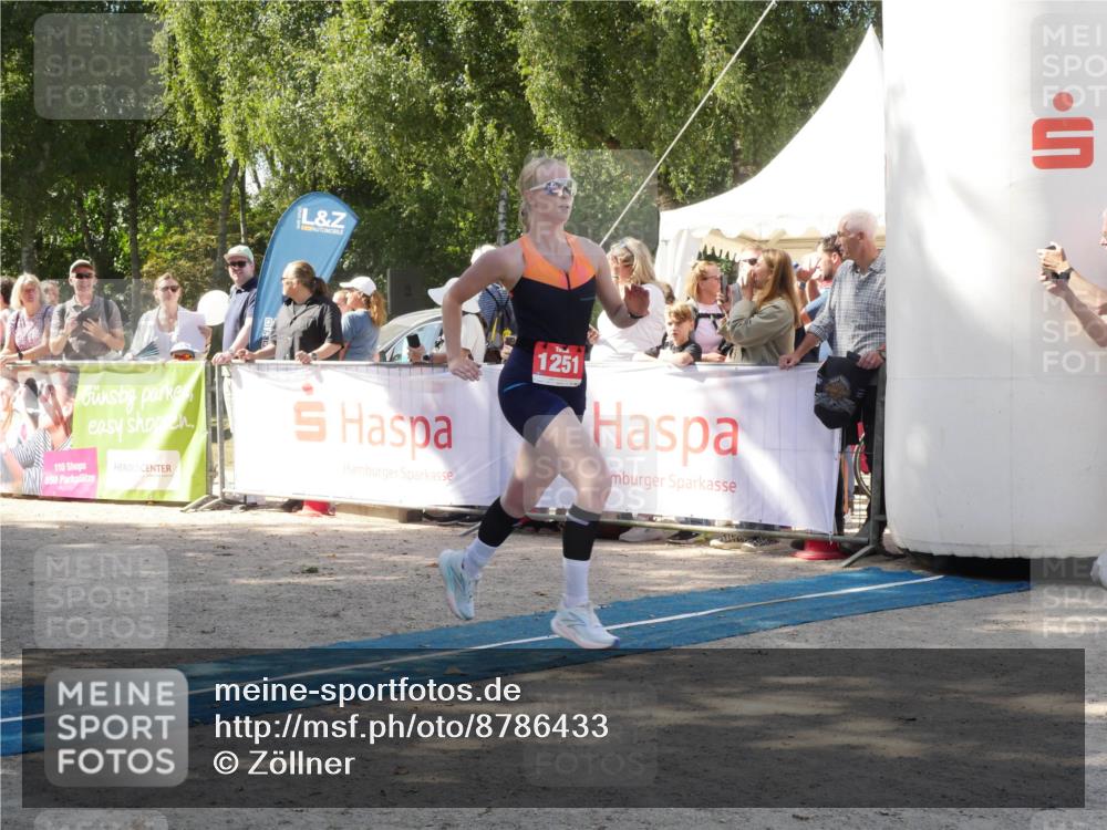 07.09.2025 - 19. Norderstedt Triathlon Zöllner http://msf.ph/oto/8786433 07.09.2025 13:03:47 Ziel 233, 721, 1251 meine-sportfotos.de