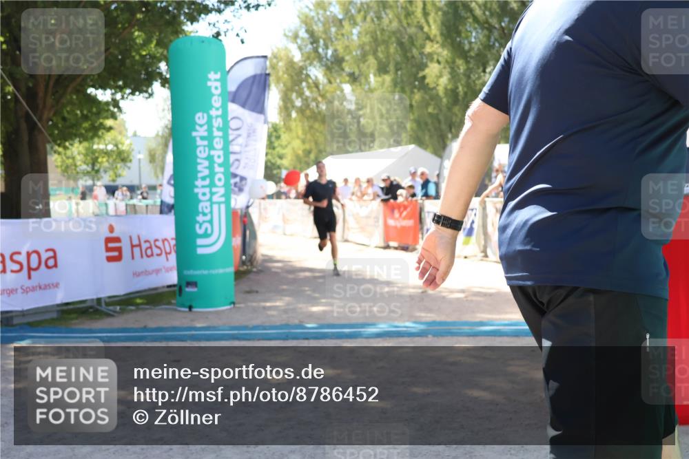 07.09.2025 - 19. Norderstedt Triathlon Zöllner http://msf.ph/oto/8786452 07.09.2025 13:25:53 Ziel 171 meine-sportfotos.de