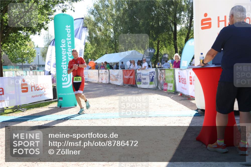 07.09.2025 - 19. Norderstedt Triathlon Zöllner http://msf.ph/oto/8786472 07.09.2025 15:40:29 Ziel 977, 982 meine-sportfotos.de
