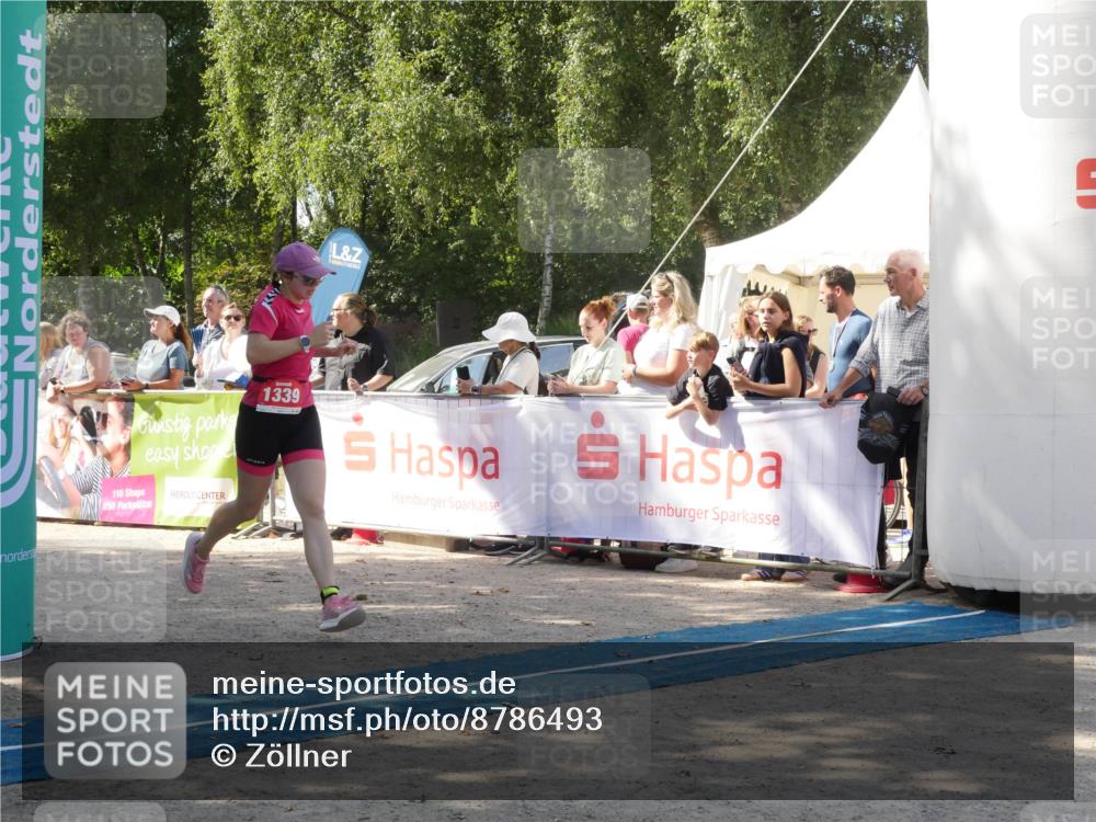 07.09.2025 - 19. Norderstedt Triathlon Zöllner http://msf.ph/oto/8786493 07.09.2025 13:04:32 Ziel 216, 1339 meine-sportfotos.de