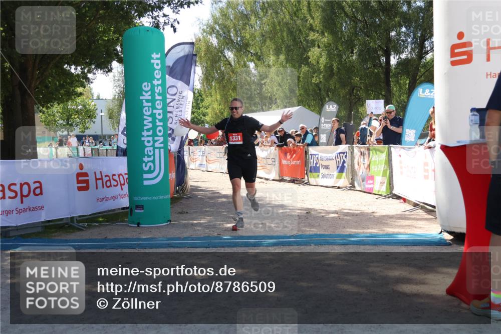 07.09.2025 - 19. Norderstedt Triathlon Zöllner http://msf.ph/oto/8786509 07.09.2025 13:26:06 Ziel 1331 meine-sportfotos.de