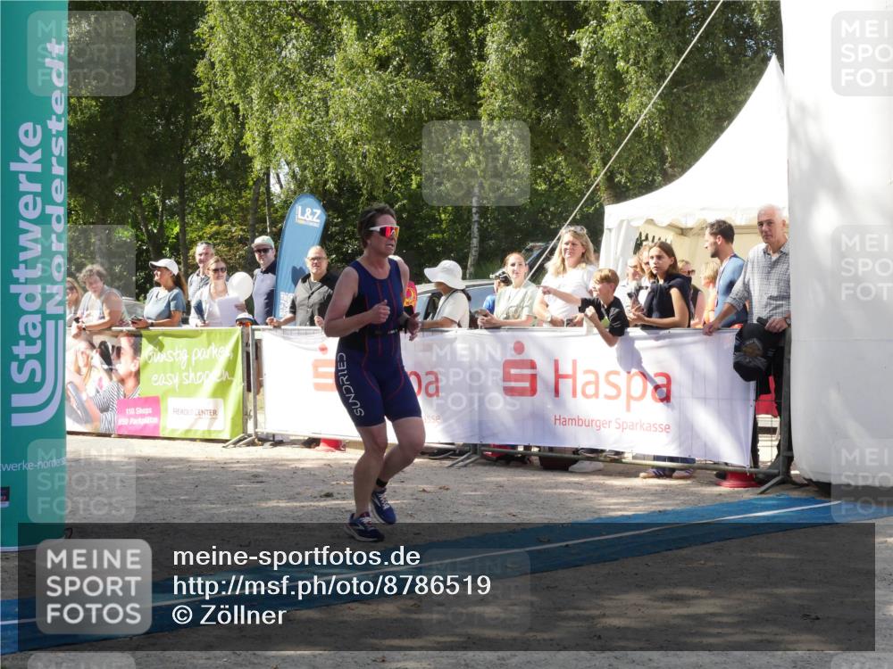 07.09.2025 - 19. Norderstedt Triathlon Zöllner http://msf.ph/oto/8786519 07.09.2025 13:04:35 Ziel 216, 1339 meine-sportfotos.de