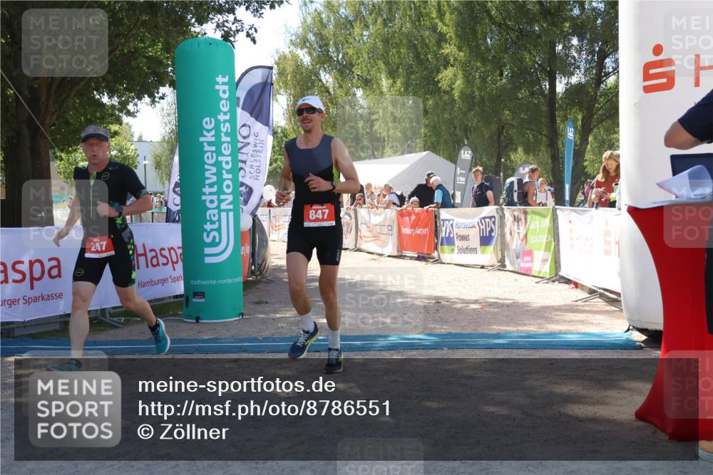 07.09.2025 - 19. Norderstedt Triathlon Zöllner http://msf.ph/oto/8786551 07.09.2025 13:26:32 Ziel 247, 847 meine-sportfotos.de