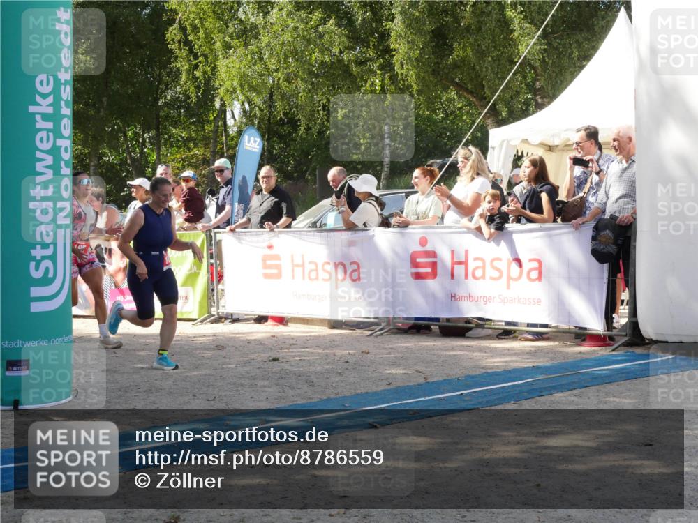 07.09.2025 - 19. Norderstedt Triathlon Zöllner http://msf.ph/oto/8786559 07.09.2025 13:05:16 Ziel 195, 1242 meine-sportfotos.de