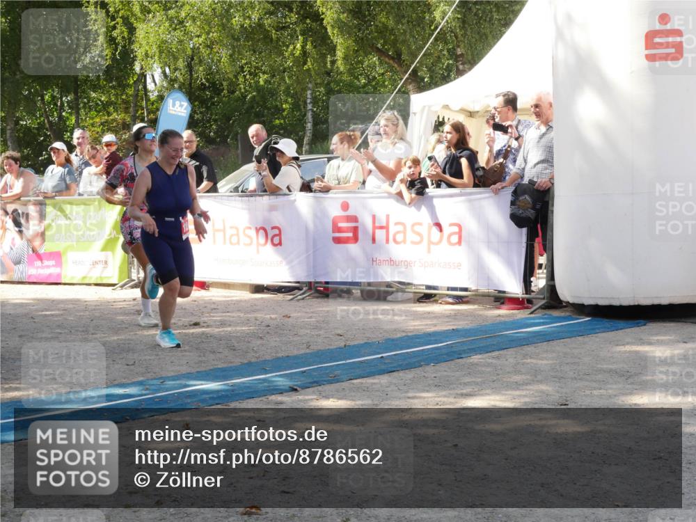 07.09.2025 - 19. Norderstedt Triathlon Zöllner http://msf.ph/oto/8786562 07.09.2025 13:05:16 Ziel 195, 1242 meine-sportfotos.de