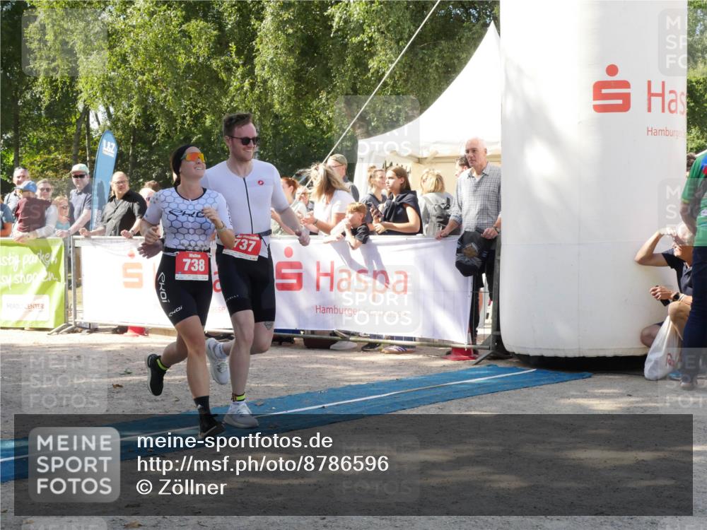 07.09.2025 - 19. Norderstedt Triathlon Zöllner http://msf.ph/oto/8786596 07.09.2025 13:05:56 Ziel 737, 738 meine-sportfotos.de