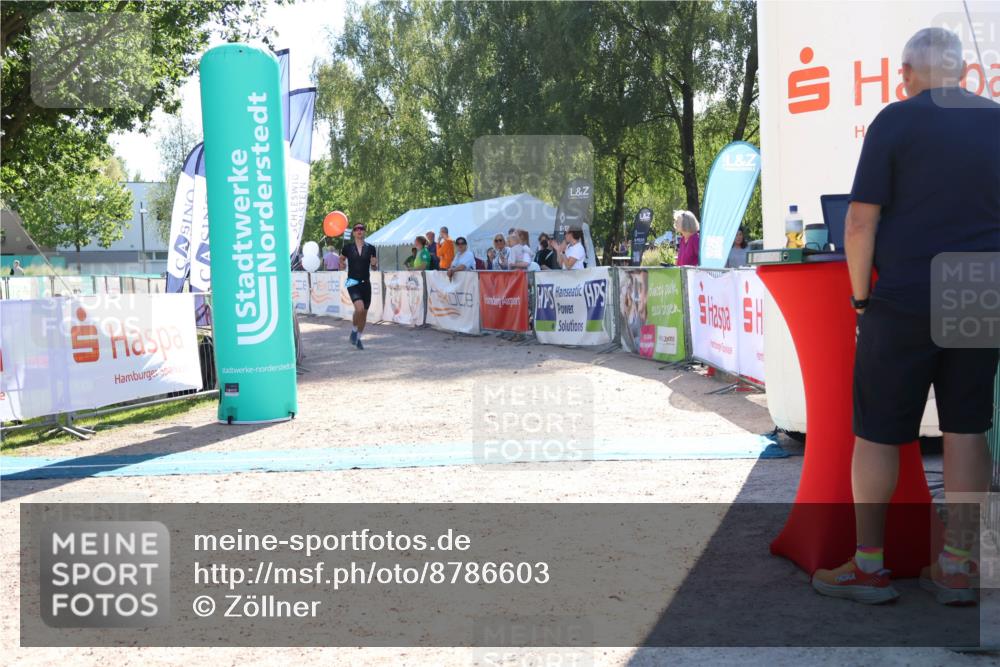 07.09.2025 - 19. Norderstedt Triathlon Zöllner http://msf.ph/oto/8786603 07.09.2025 15:42:25 Ziel 877 meine-sportfotos.de