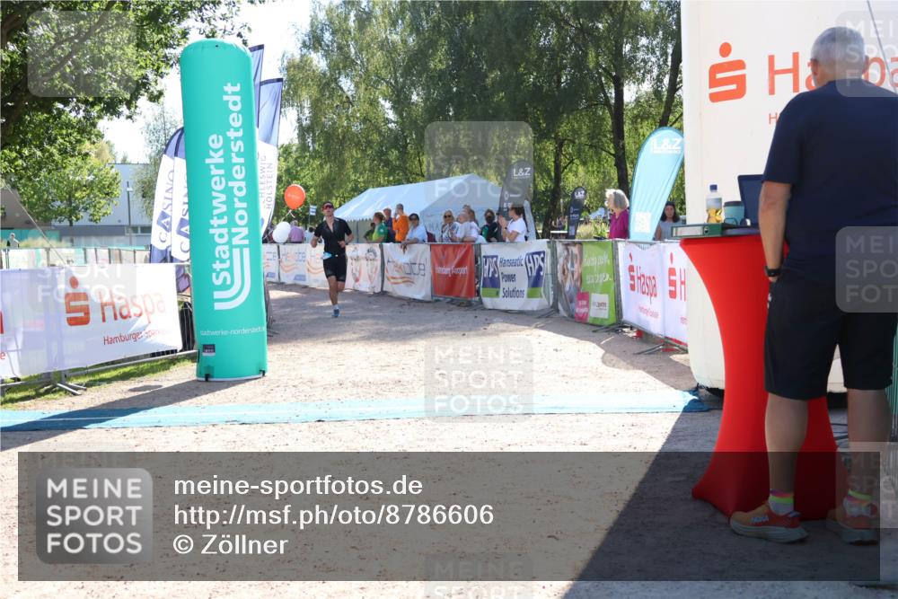 07.09.2025 - 19. Norderstedt Triathlon Zöllner http://msf.ph/oto/8786606 07.09.2025 15:42:25 Ziel 877 meine-sportfotos.de