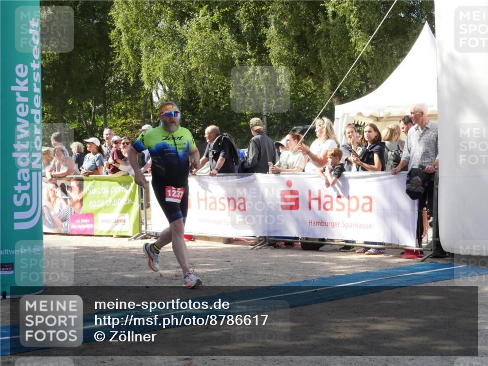 07.09.2025 - 19. Norderstedt Triathlon Zöllner http://msf.ph/oto/8786617 07.09.2025 13:06:23 Ziel 1237, 1260, 1296 meine-sportfotos.de