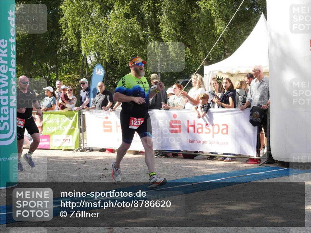 07.09.2025 - 19. Norderstedt Triathlon Zöllner http://msf.ph/oto/8786620 07.09.2025 13:06:24 Ziel 1237, 1260, 1296 meine-sportfotos.de