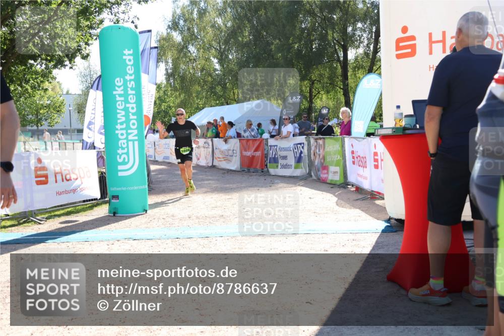 07.09.2025 - 19. Norderstedt Triathlon Zöllner http://msf.ph/oto/8786637 07.09.2025 15:42:30 Ziel 877, 1026 meine-sportfotos.de