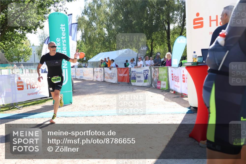 07.09.2025 - 19. Norderstedt Triathlon Zöllner http://msf.ph/oto/8786655 07.09.2025 15:42:32 Ziel 877, 1026 meine-sportfotos.de