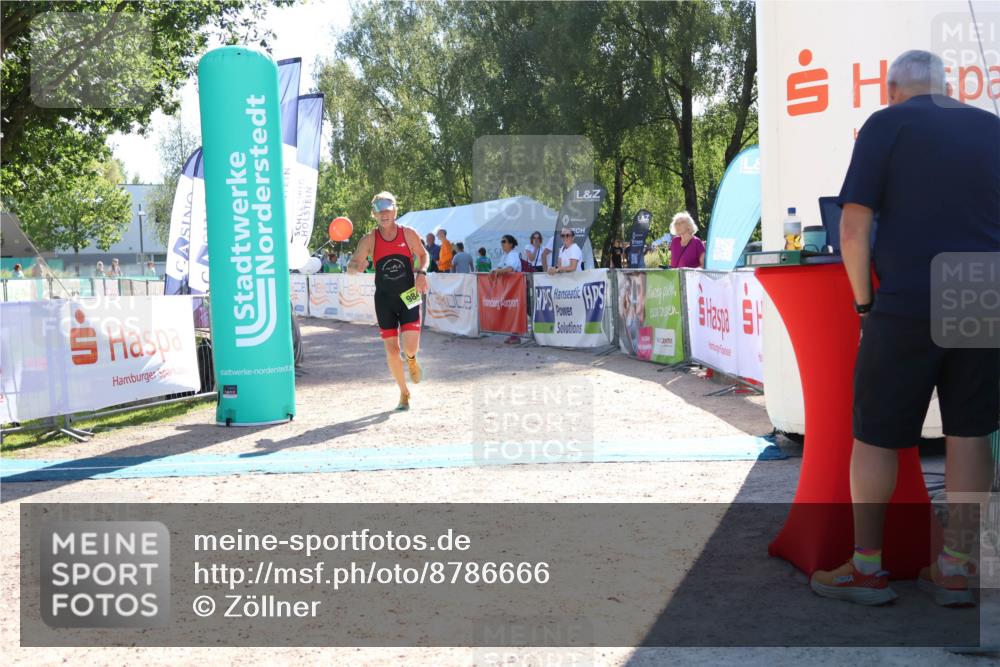 07.09.2025 - 19. Norderstedt Triathlon Zöllner http://msf.ph/oto/8786666 07.09.2025 15:42:49 Ziel 984 meine-sportfotos.de