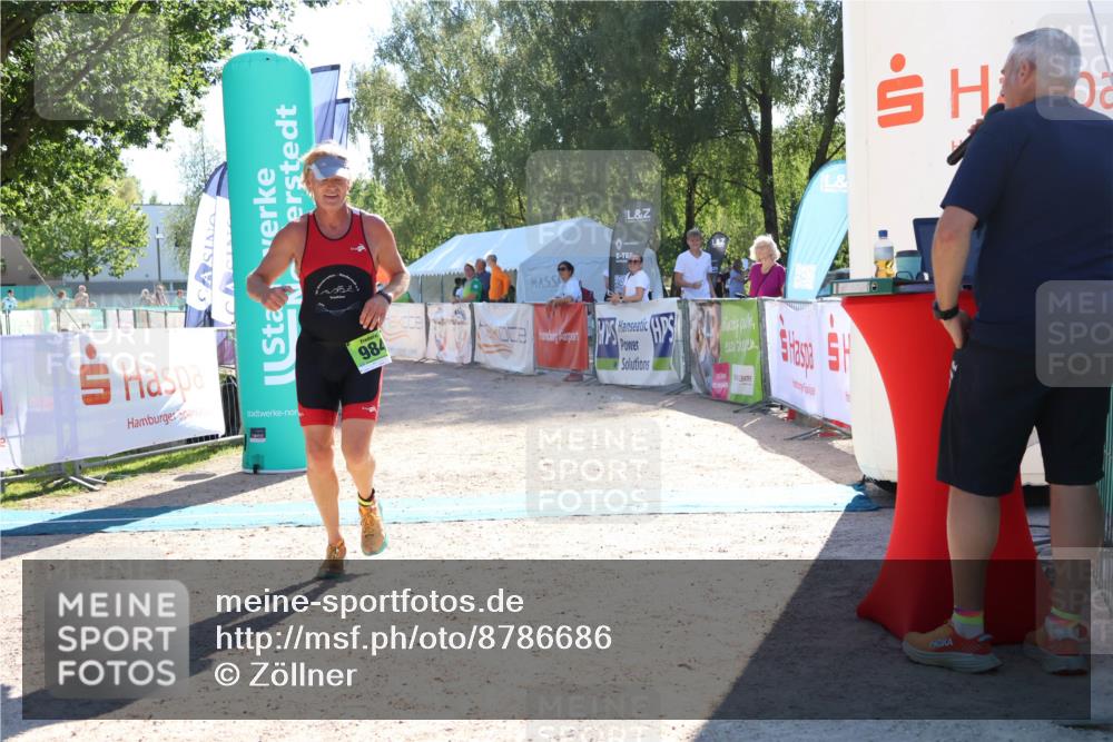 07.09.2025 - 19. Norderstedt Triathlon Zöllner http://msf.ph/oto/8786686 07.09.2025 15:42:50 Ziel 984 meine-sportfotos.de