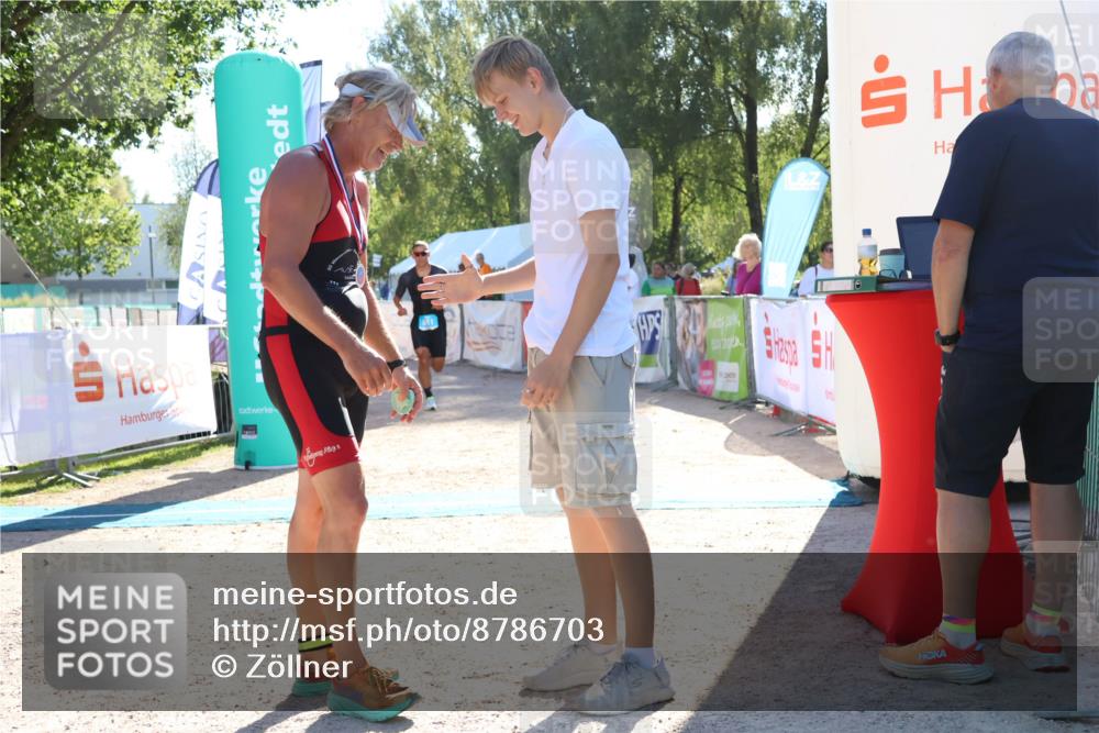 07.09.2025 - 19. Norderstedt Triathlon Zöllner http://msf.ph/oto/8786703 07.09.2025 15:43:06 Ziel 911 meine-sportfotos.de