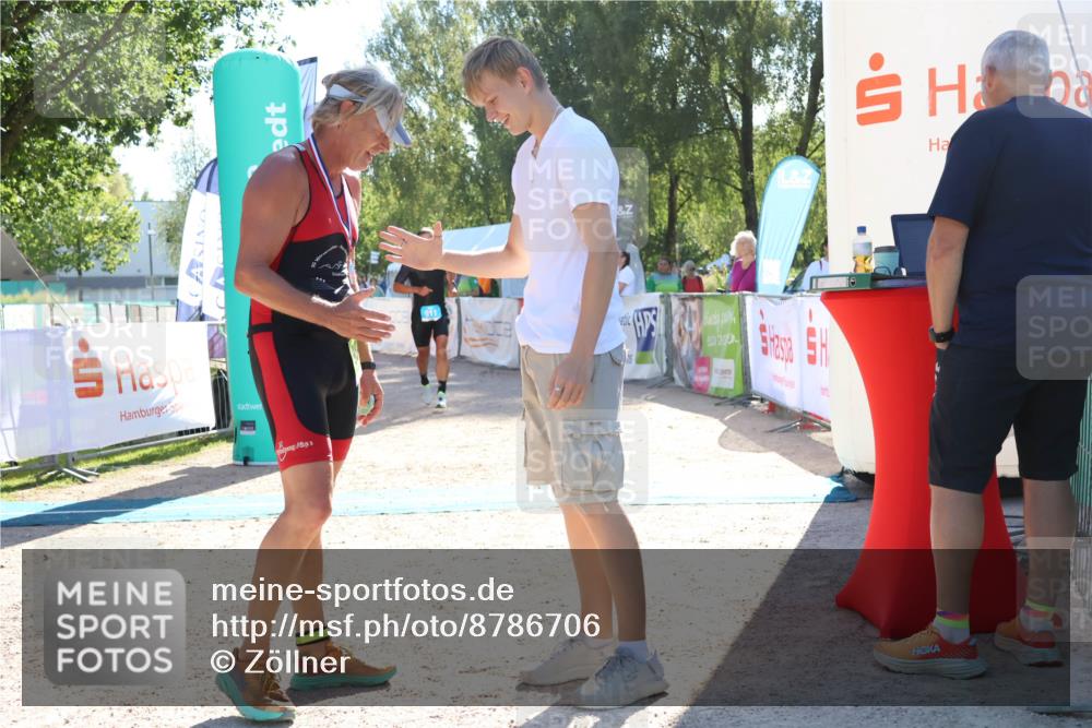 07.09.2025 - 19. Norderstedt Triathlon Zöllner http://msf.ph/oto/8786706 07.09.2025 15:43:06 Ziel 911 meine-sportfotos.de