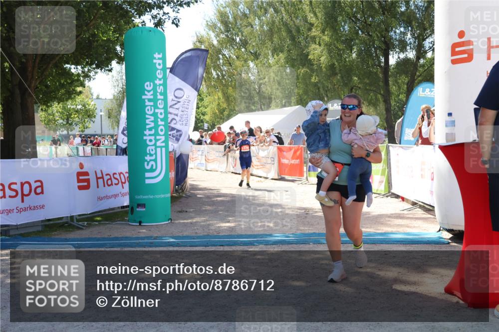07.09.2025 - 19. Norderstedt Triathlon Zöllner http://msf.ph/oto/8786712 07.09.2025 13:27:37 Ziel 248, 1376 meine-sportfotos.de