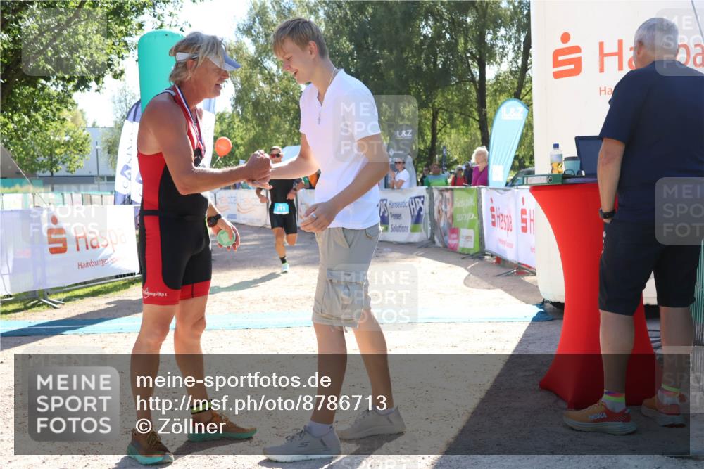 07.09.2025 - 19. Norderstedt Triathlon Zöllner http://msf.ph/oto/8786713 07.09.2025 15:43:06 Ziel 911 meine-sportfotos.de