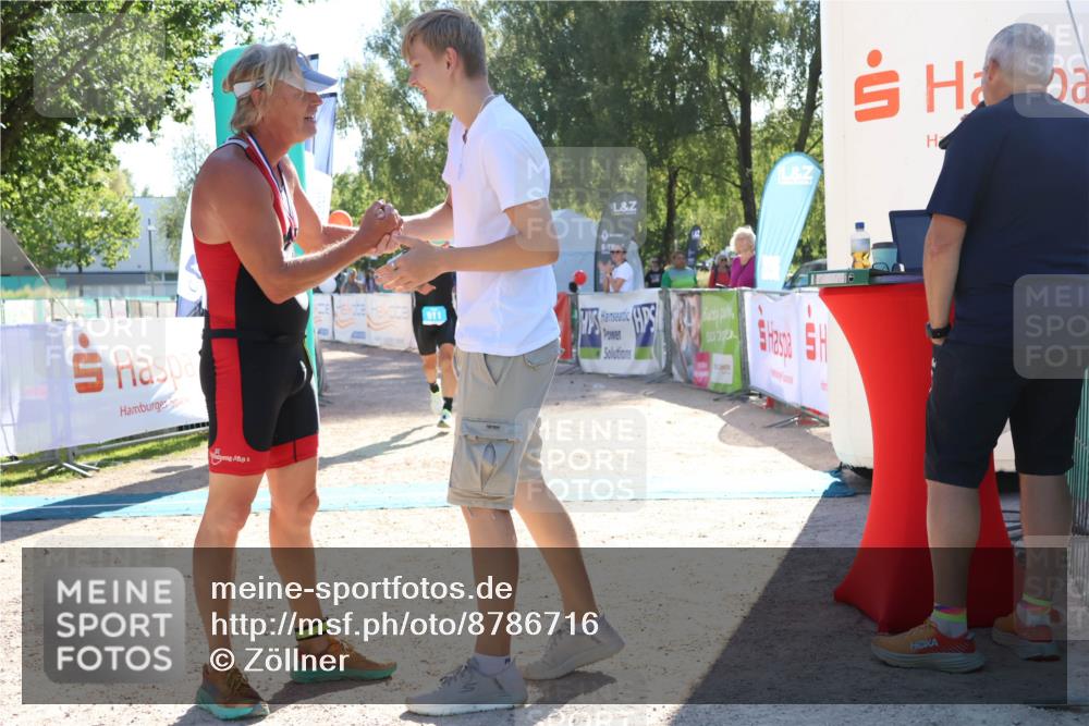 07.09.2025 - 19. Norderstedt Triathlon Zöllner http://msf.ph/oto/8786716 07.09.2025 15:43:07 Ziel 911 meine-sportfotos.de