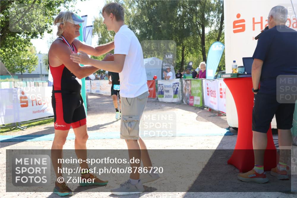 07.09.2025 - 19. Norderstedt Triathlon Zöllner http://msf.ph/oto/8786720 07.09.2025 15:43:07 Ziel 911 meine-sportfotos.de